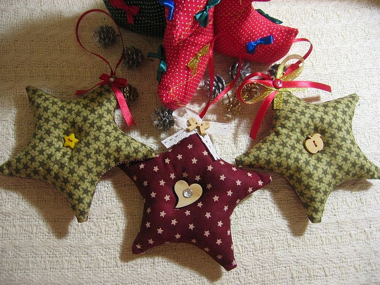 Маленькой ёлочке...