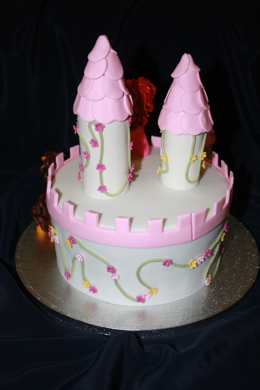 Торт "Замок с пони"