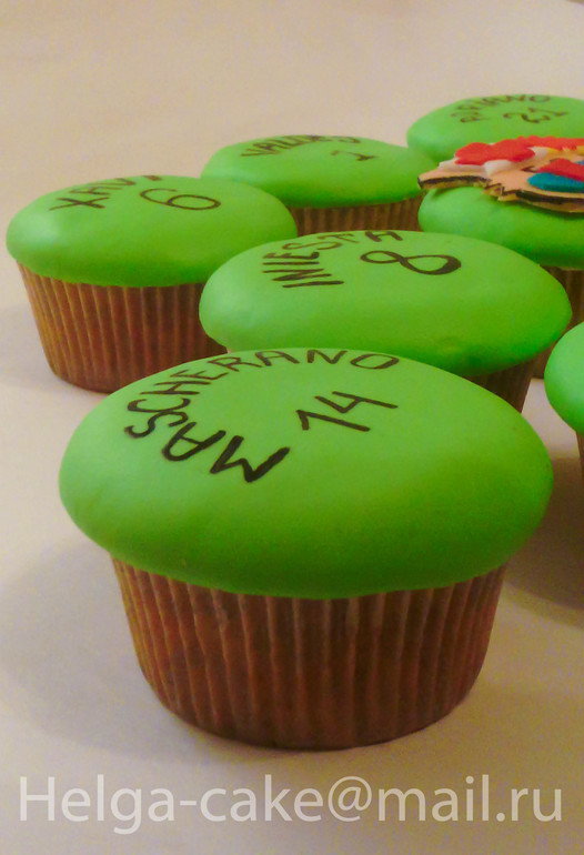 Капкейки для девушки-футболистки!