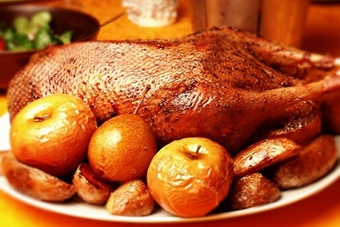 Гусь с яблоками