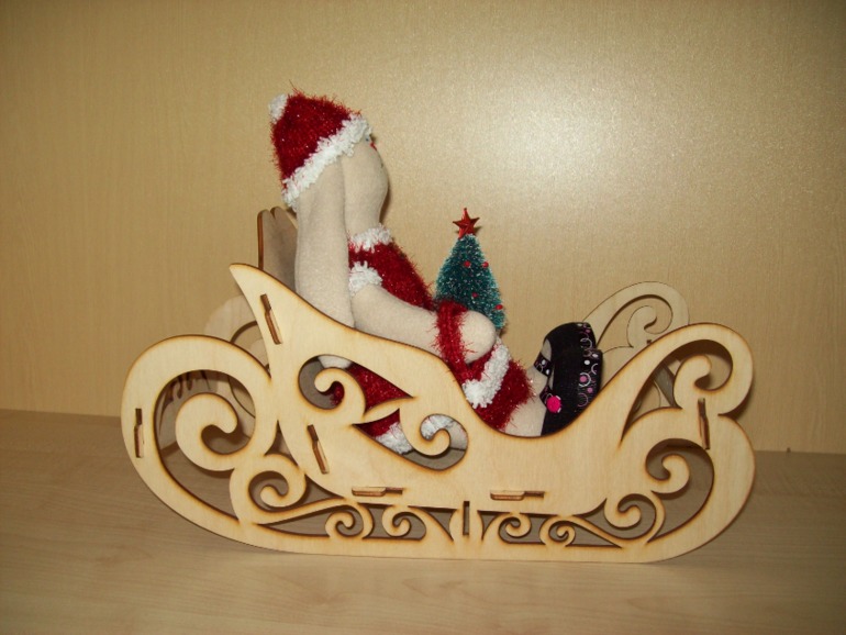 Зайка в санях!!!!