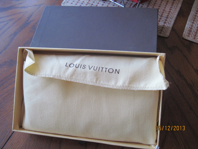 кошельки Louis Vuitton 1500 (сделай себе подарок к Новому Году  1500 и 1000