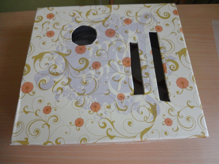 Трогательная игра с коробочкой -сортером