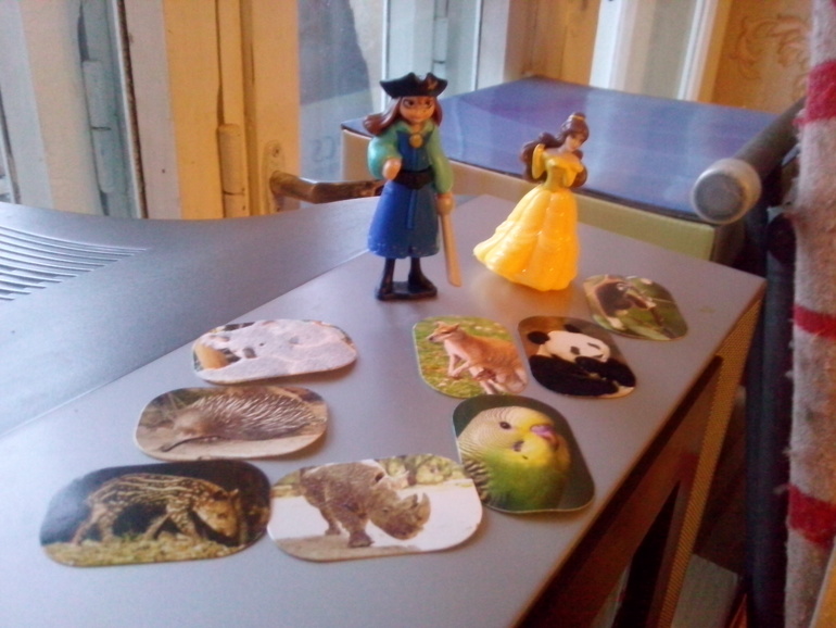 Сбегала в магазин за киндером..