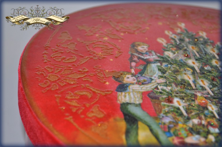 Комплект и грушек на елку "Винтажное детство в Рождество"