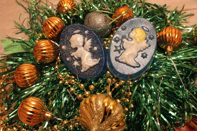 Похвастаюсь и я, своим Новогодним Мылком)))