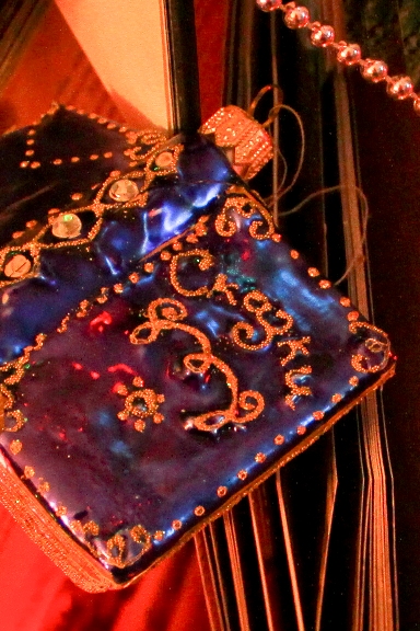 А вы делали книгоёлку?))) А бибилиотеку приводили в порядок?)