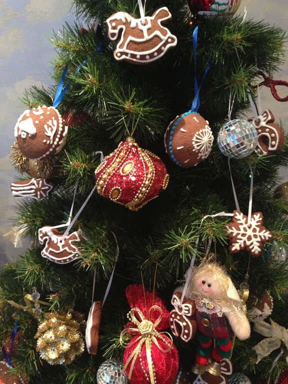 Праздник к нам приходит)