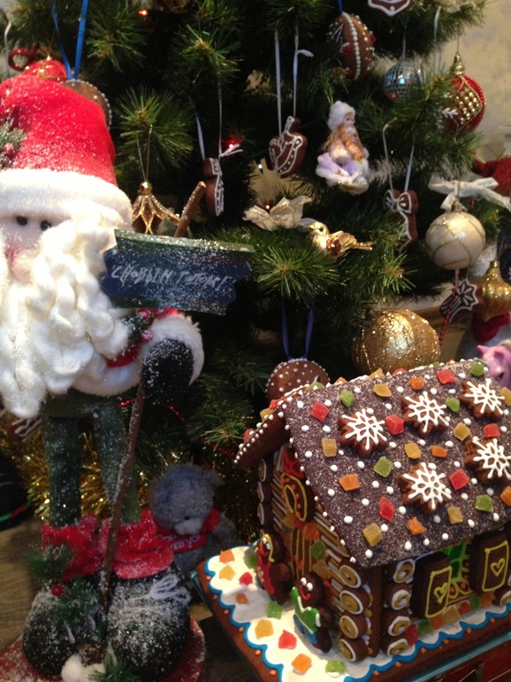 Праздник к нам приходит)