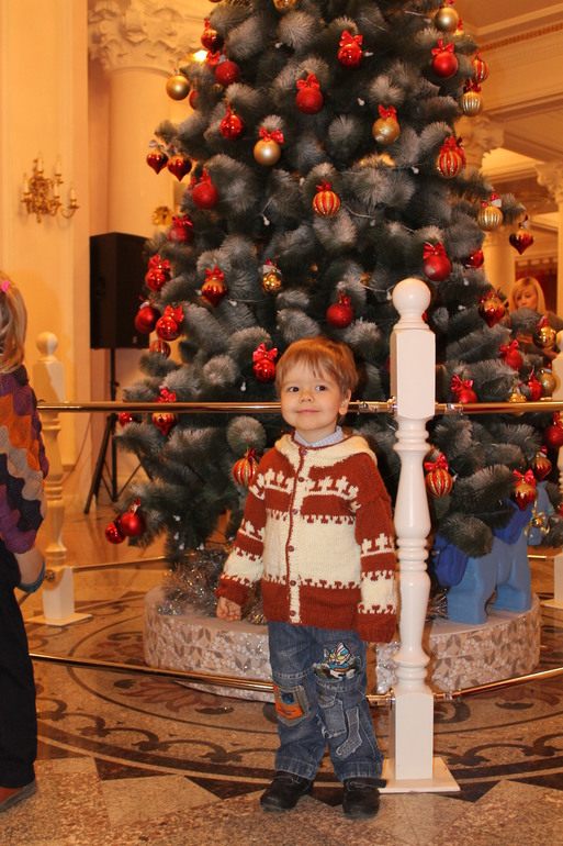 Наша первая елка в театре))