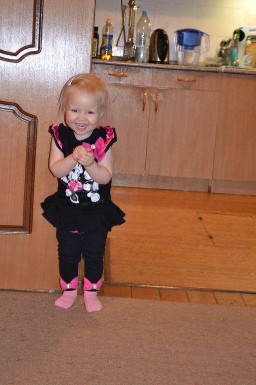 моя хохотушка и моя одна фоточка.