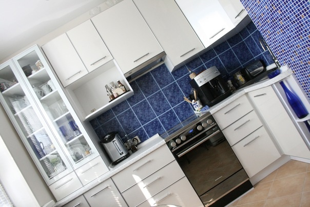 Белая кухня 8,8 м кВ