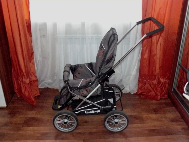 Emmaljunga Spider 2013 цвет Канвас Цена 5500!!! ТК за мой счет!!!