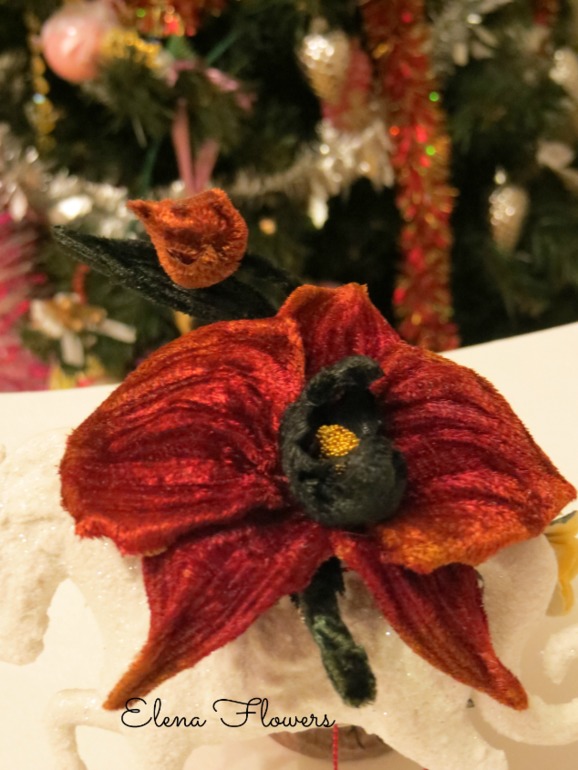 Бархатная брошь орхидея.