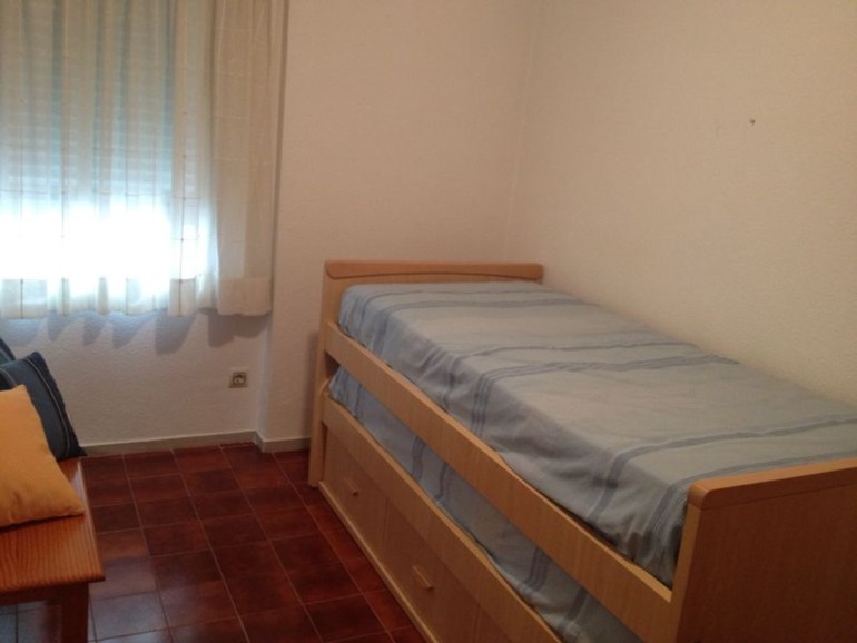 Сдаю апартаменты на юге Испании (Санта Пола), 3 спальни. стоимость за месяц июнь/900 евро