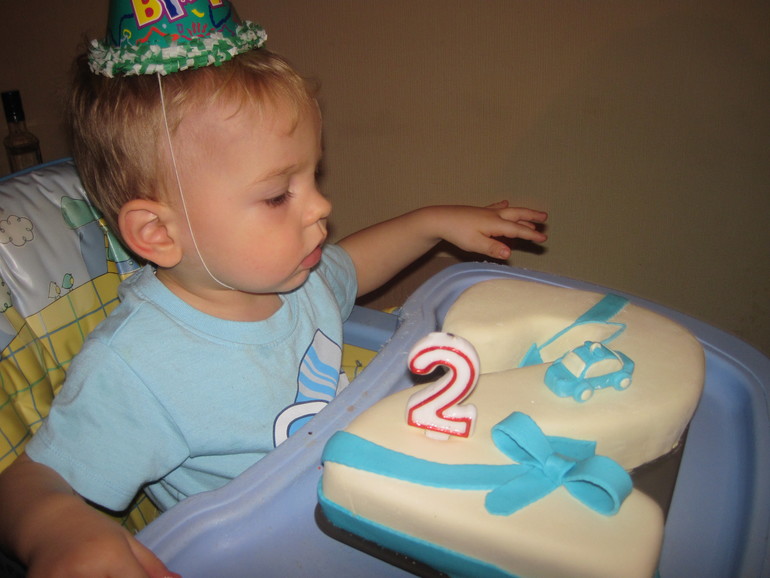 Первая мастика, первая молочная девочка