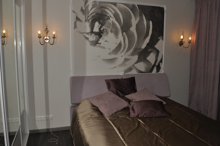 Роза и шторки