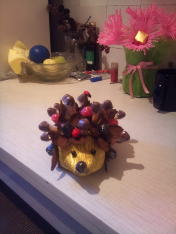 мои поделки конфетные, хоть и не новогодние