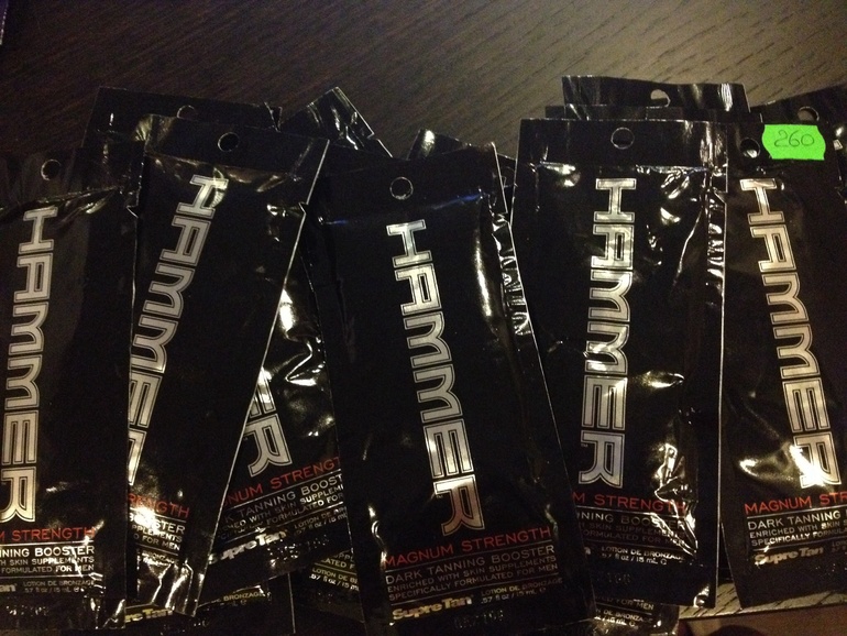 Распрадаю крема для загара,после закрытия салона