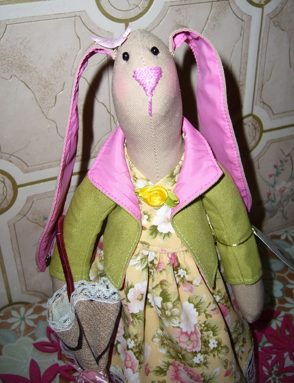 Зая с зонтиком.