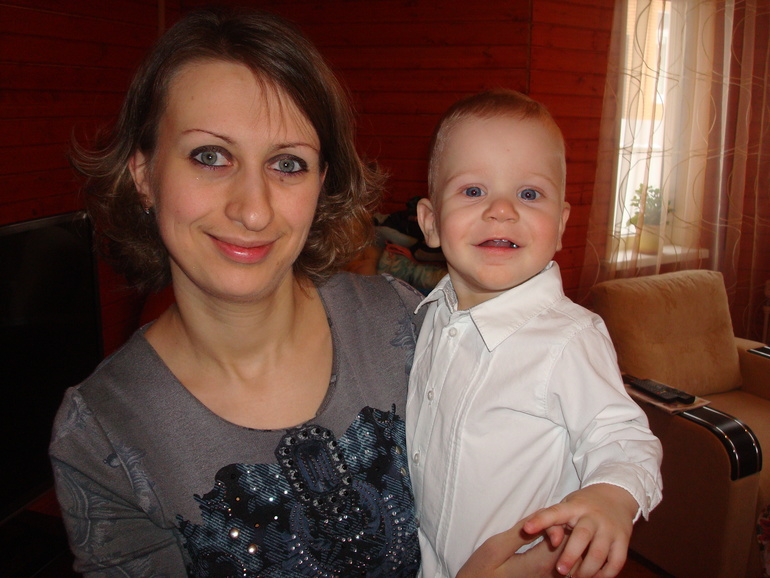 Нам сегодня годик! :)