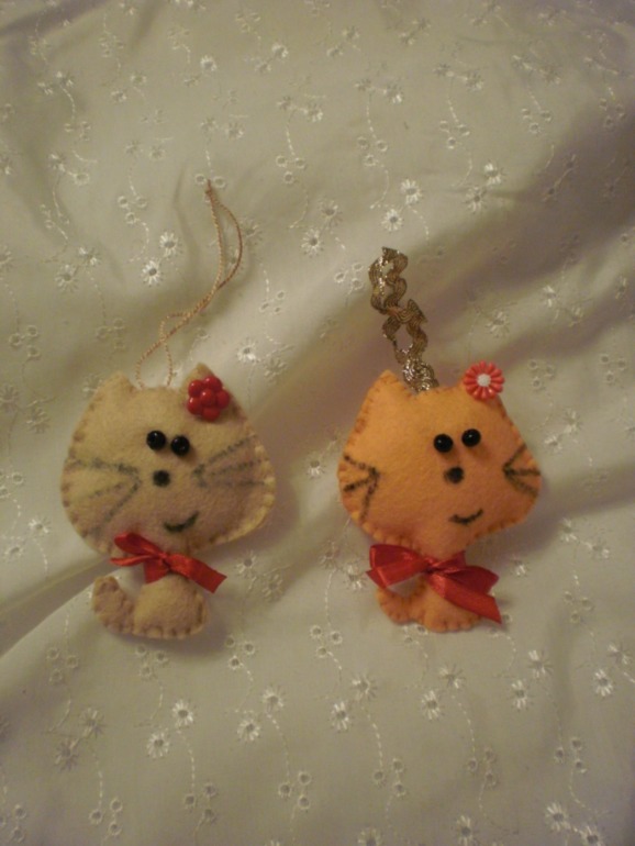 Елочные игрушечки.