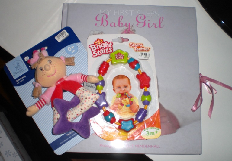 Первый Новый Год, первые подарочки для доченьки.