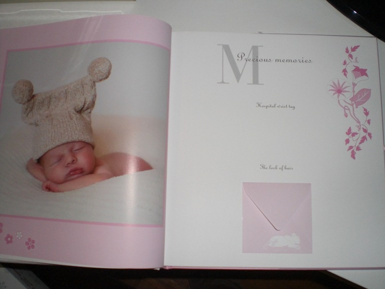 Первый Новый Год, первые подарочки для доченьки.