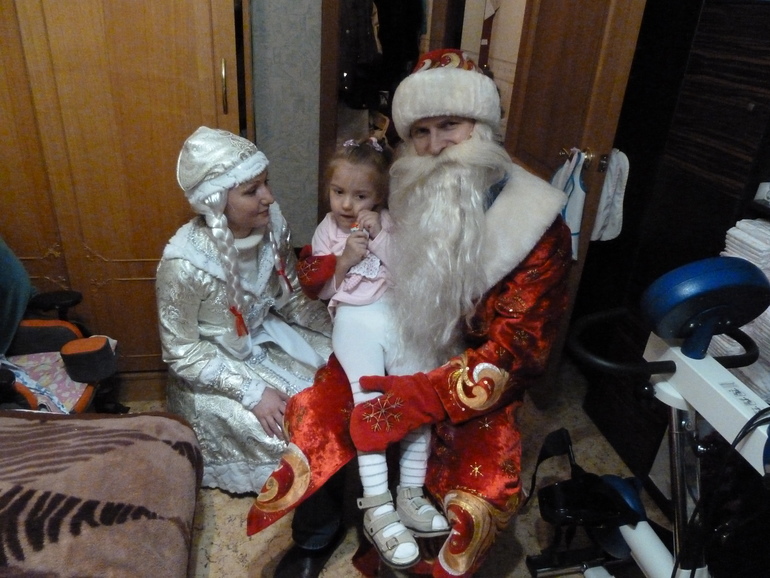 Каждый день по Деду Морозу:)