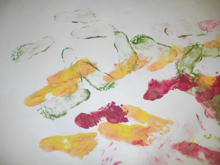 Рисование ножками