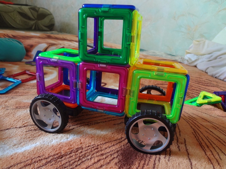 magformers-воображариум или что подарить 3х-летке)