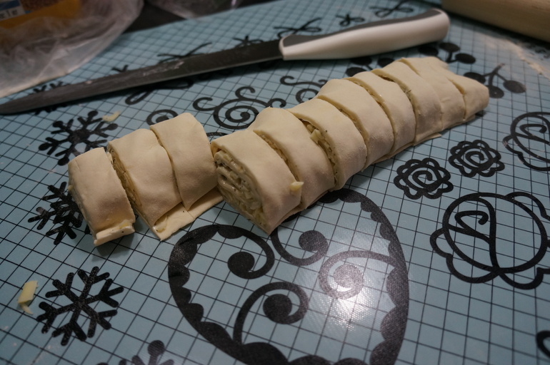 Сырно-вредные плюшки и сладкие завитушки