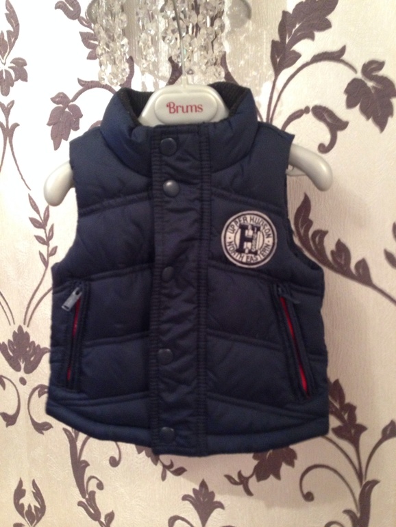 Жилет Tommy Hilfiger 9-12 мес. В идеале!