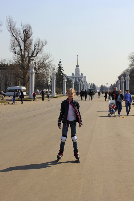 На ВДНХ на роликах.