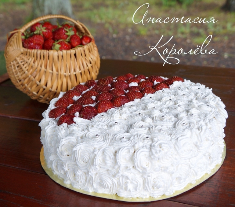 Шоколадный торт с карамельным и шоколадным муссами и профитролями со взбитыми сливками. Фотки и история под катом