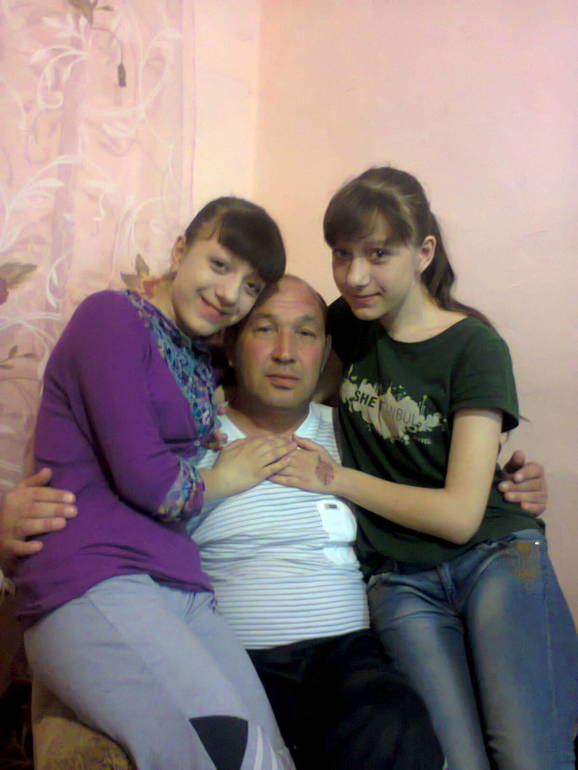 Папины дочки.