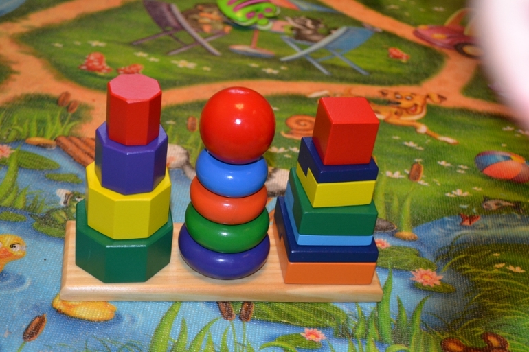 Любимые игрушки в 1,7 г.