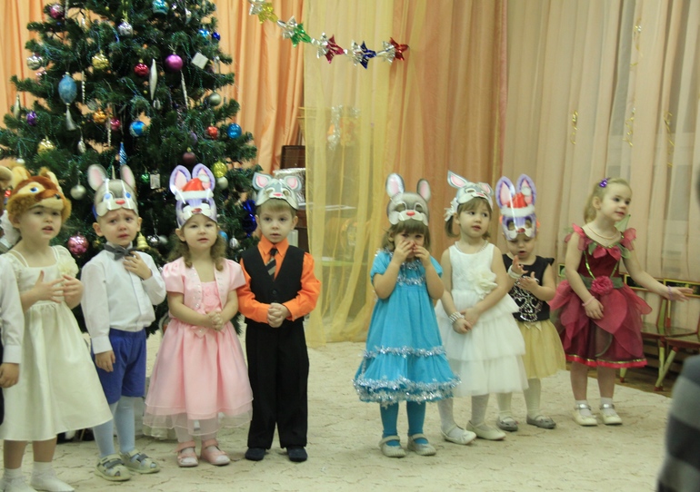 Про наш утренник и елку