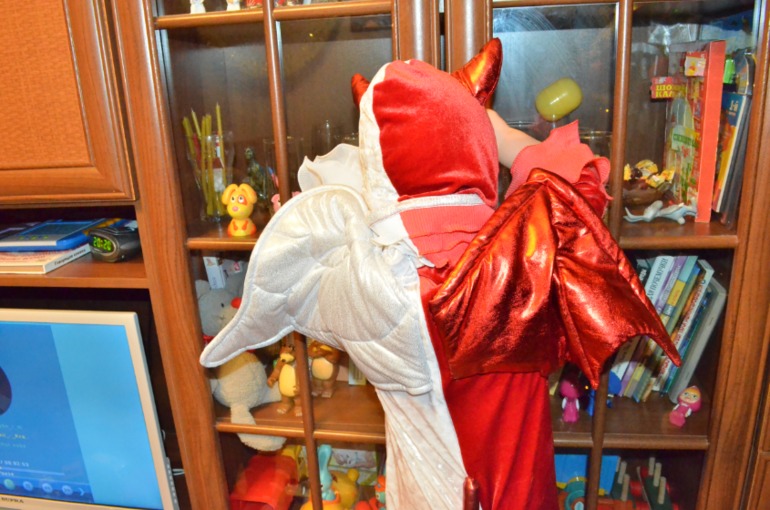 Продам вот такой карнавальный костюмчик!!!