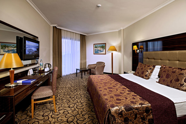 Турция. Белек. Отели Alva Donna Exclusive Hotel & Spa 5*, Maritim Pine Beach Resort 5*