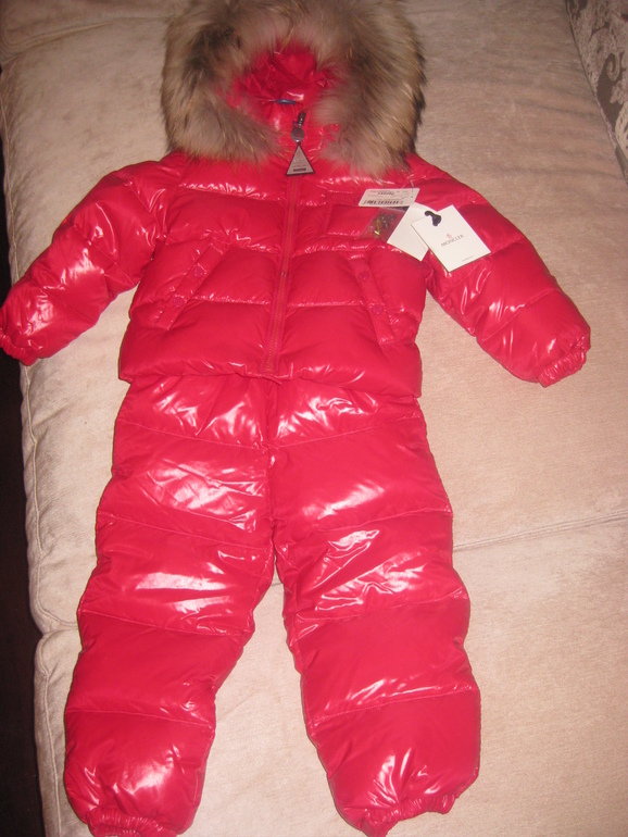 MONCLER Р-Р А4 (104) ЦВЕТ ФУКСИЯ Р-Р А3 (98) МАЛИНОВЫЙ