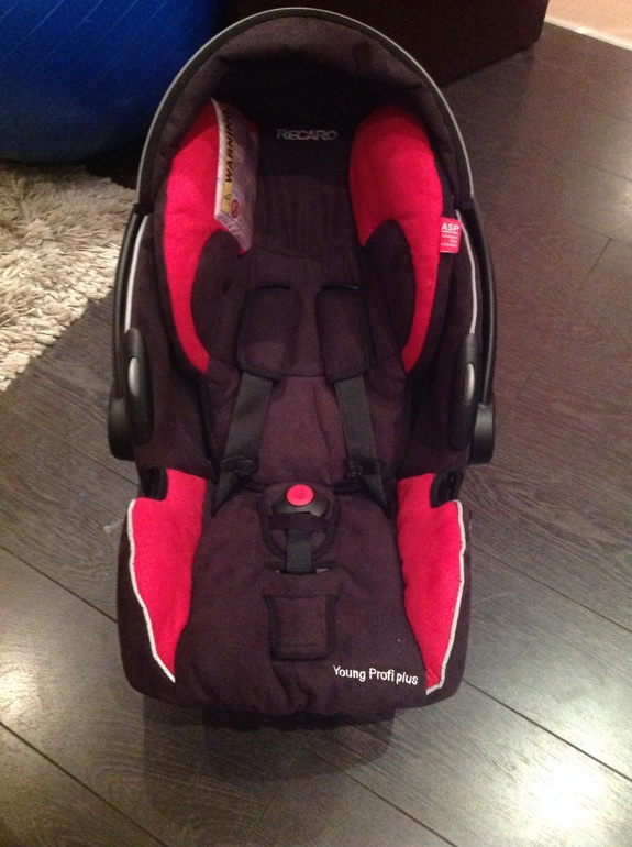 0+ Recaro Young Profi plus+ Isofix. Red