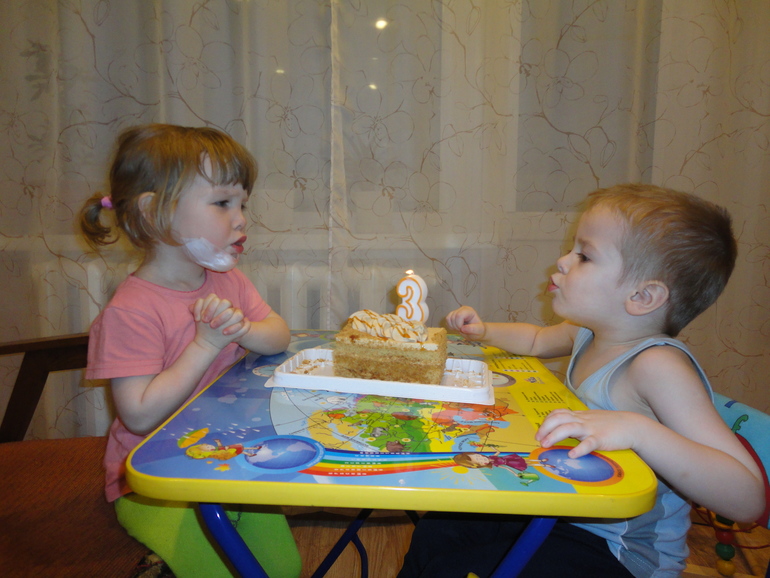 Вот Олежке и 3 годика!