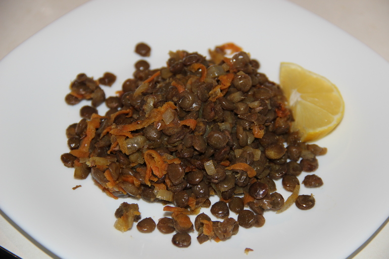 Чечевица с маринадом из моркови и лука!