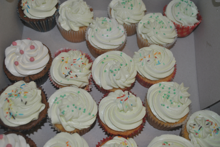 Капкейки на сладкий стол и нежнейшие Меренги