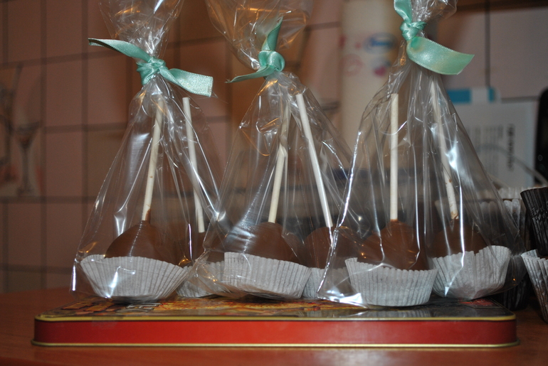 Кейк-попсы и кейк болы