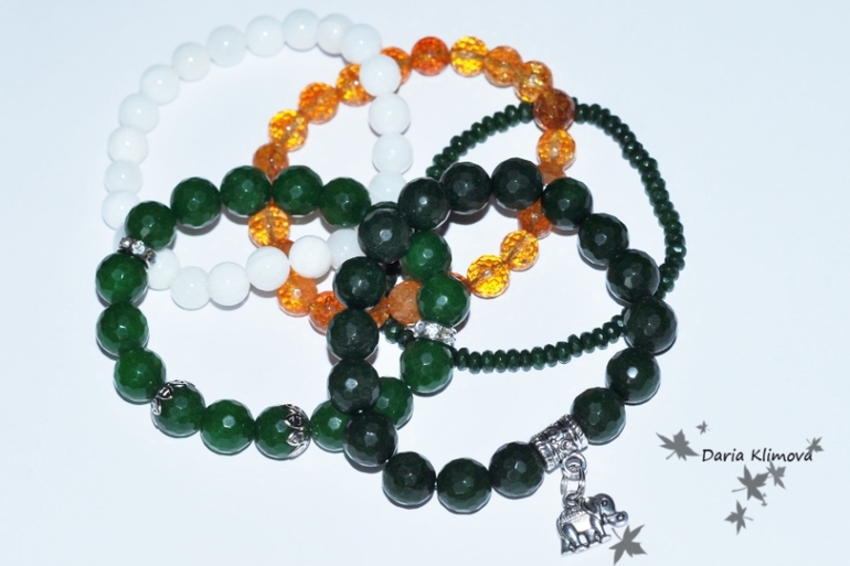 Сеты браслетов из натуральных камней.