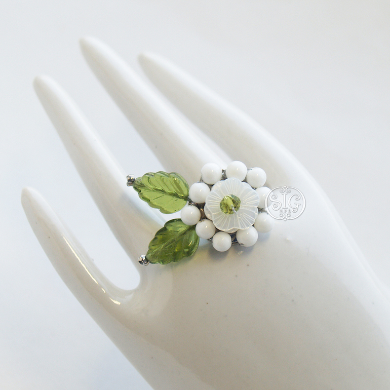 Колье-платок, браслет, серьги и кольцо "Пробуждение весны"