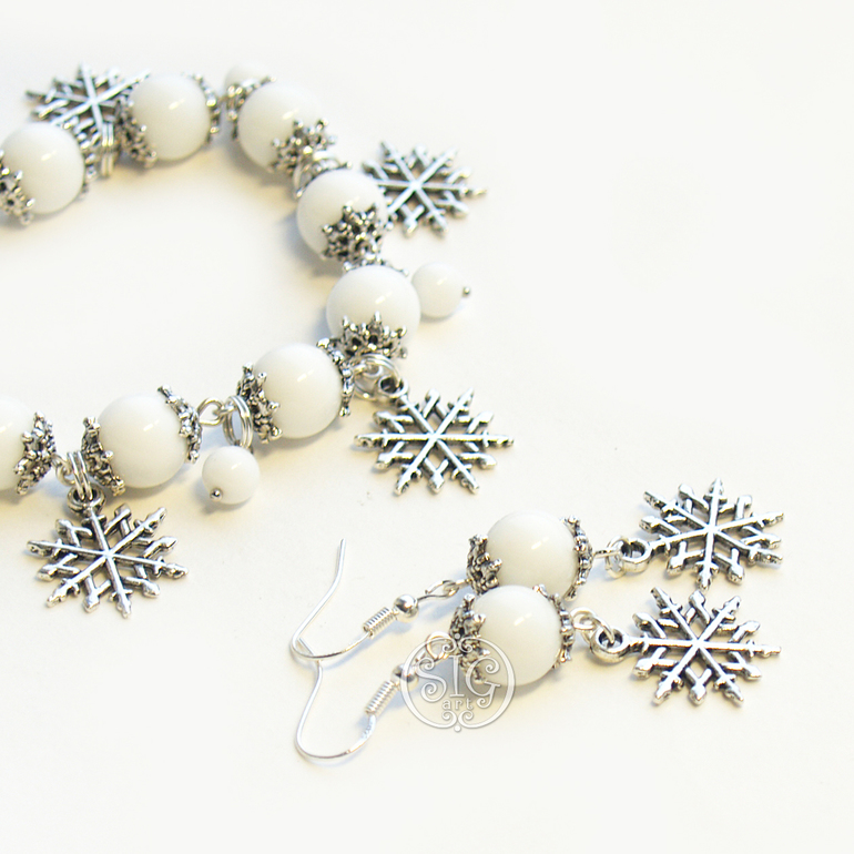 "Белые снежинки" - комплект украшений
