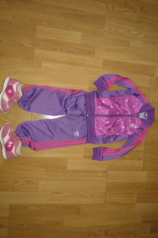 ADIDAS  104  р-р   цена 500 руб